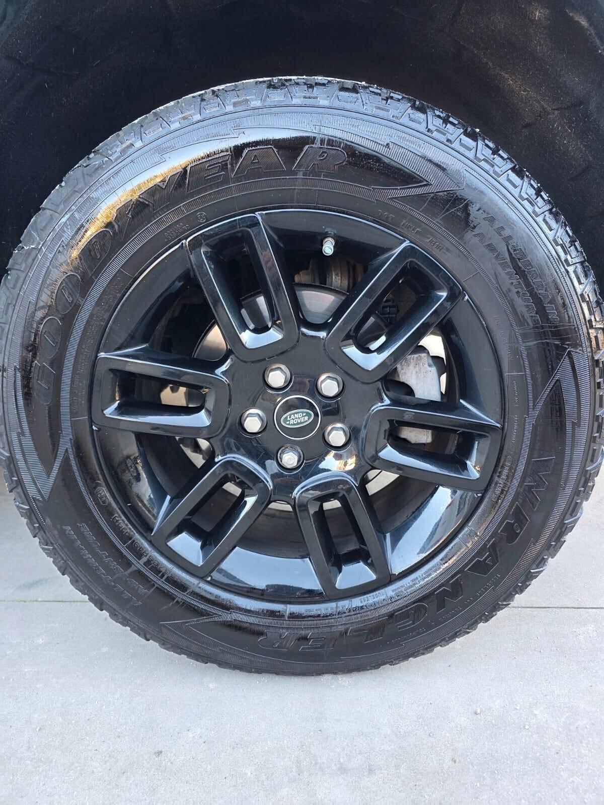 Land Rover Defender 110 2.0 SD4 240CV AWD Auto 72 Yrs. WEB Edition