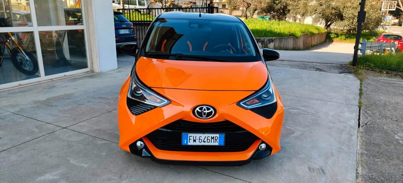 Toyota Aygo 1.0 72 CV x-wave orange KM 27000