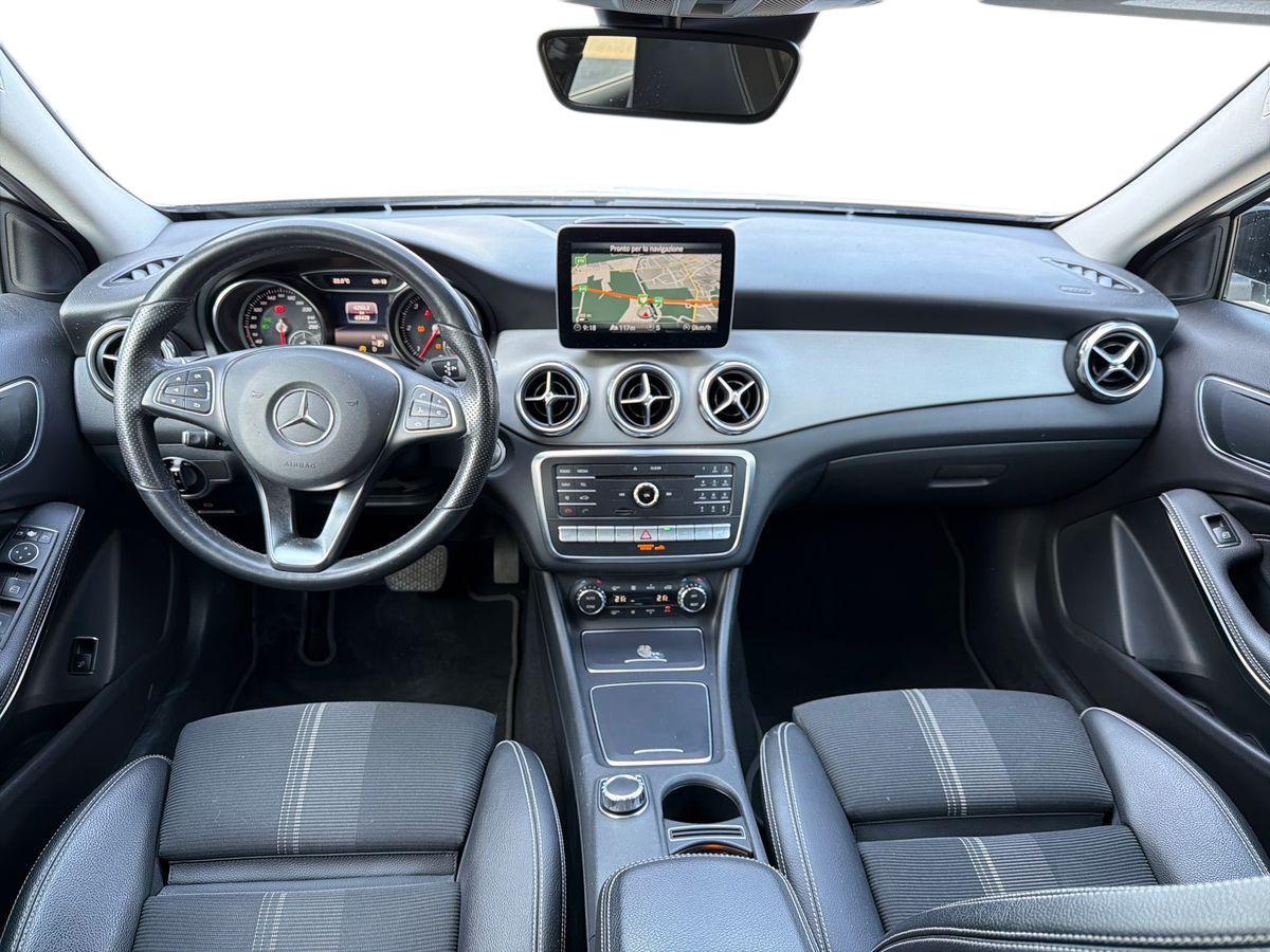 Mercedes-Benz GLA 220 d Sport 4matic 170cv auto