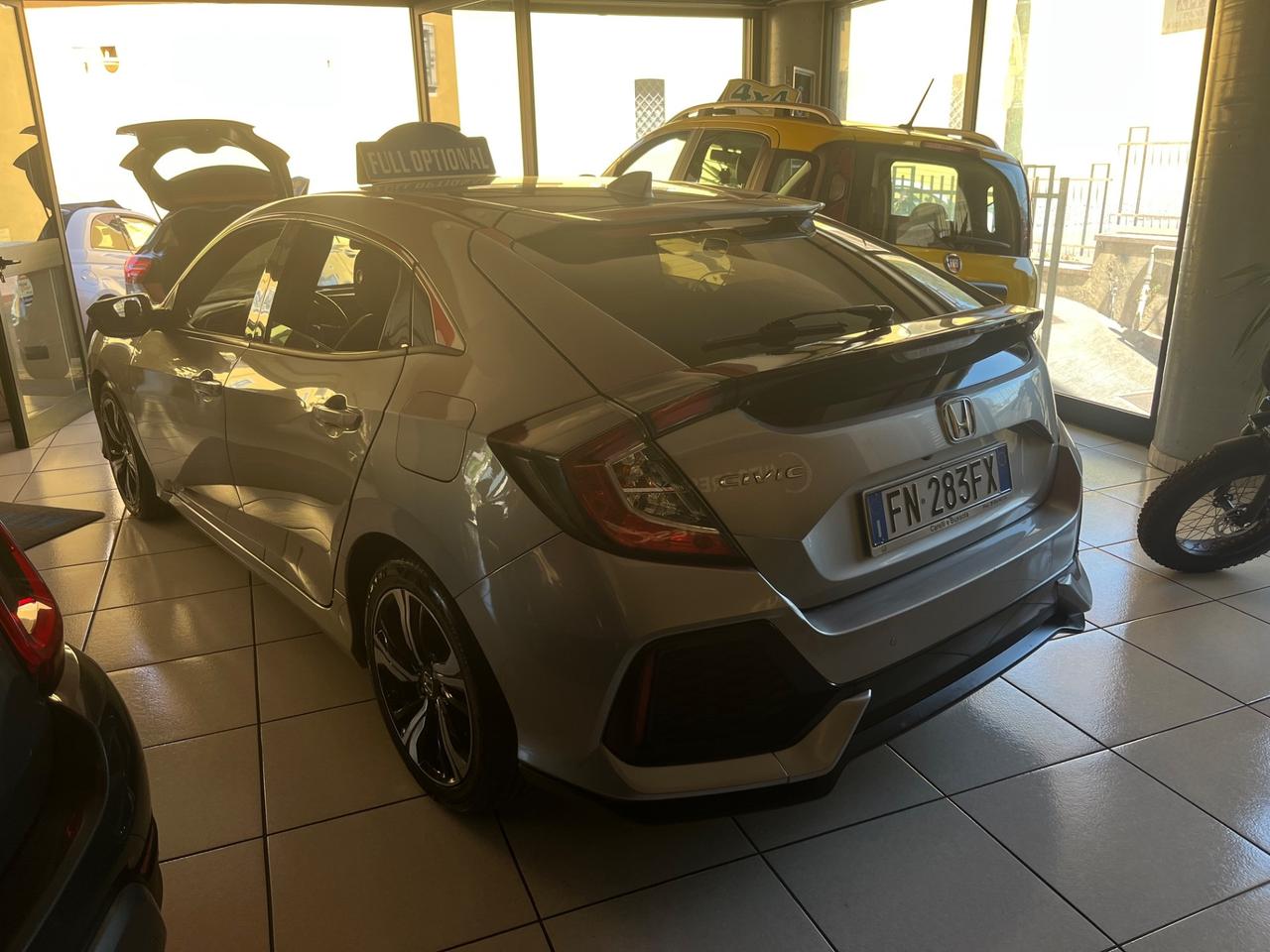 Honda Civic 1.0T 5 porte Executive Premium