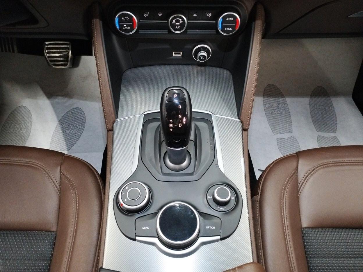 Alfa Romeo Stelvio 2.2 Turbodiesel 210 CV AT8 Q4 Super