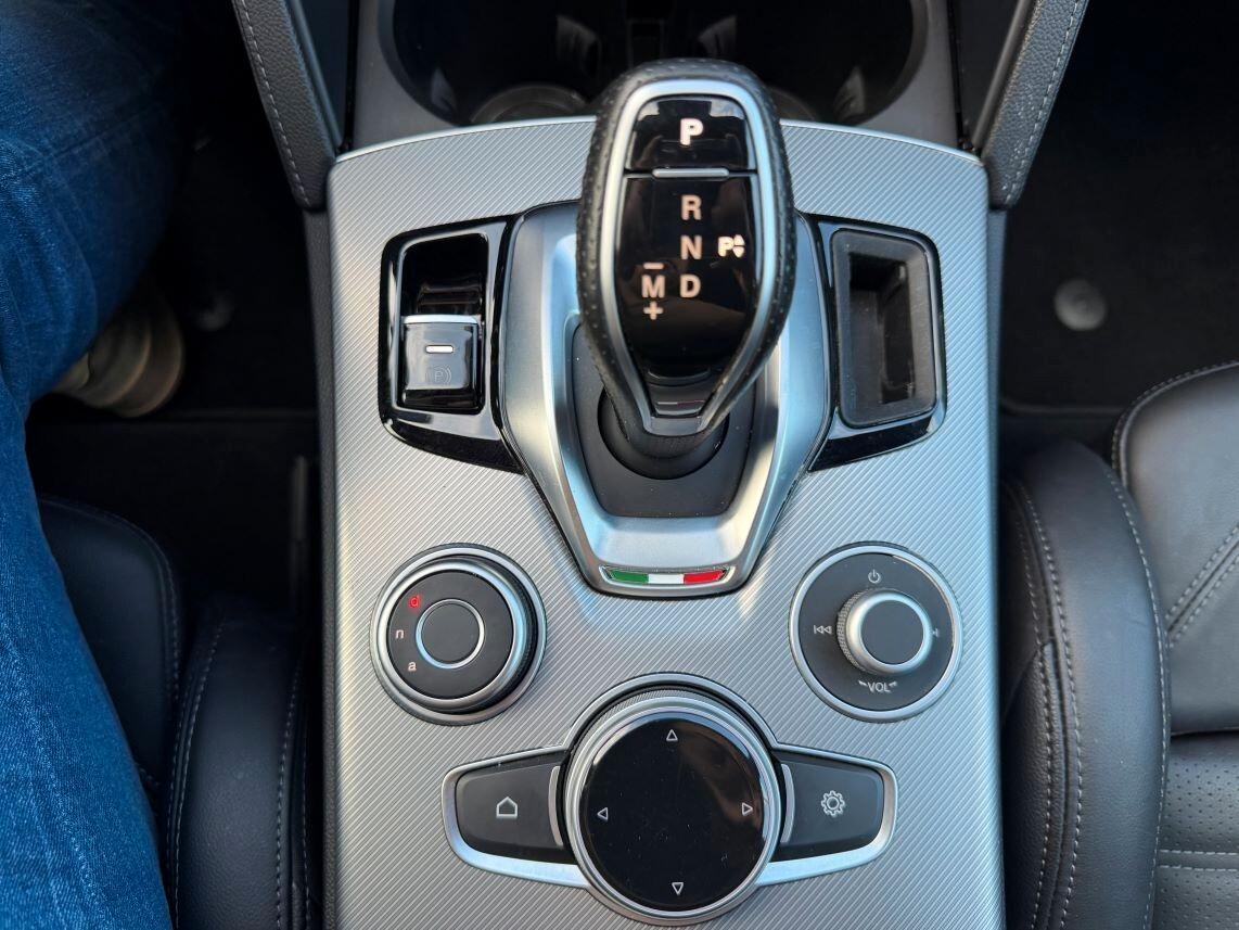 Alfa Romeo Stelvio 2.2 Turbodiesel 210 CV AT8 Q4 Veloce