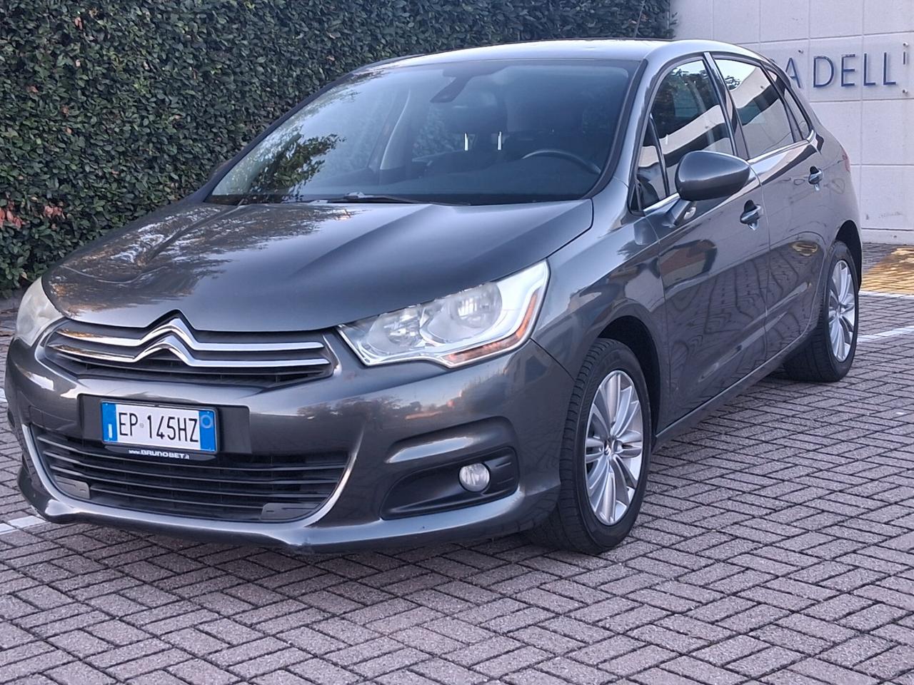 Citroen C4 1.4 VTi 95 Seduction..CELL 320 147 1147 WUATSAPP 3276540940