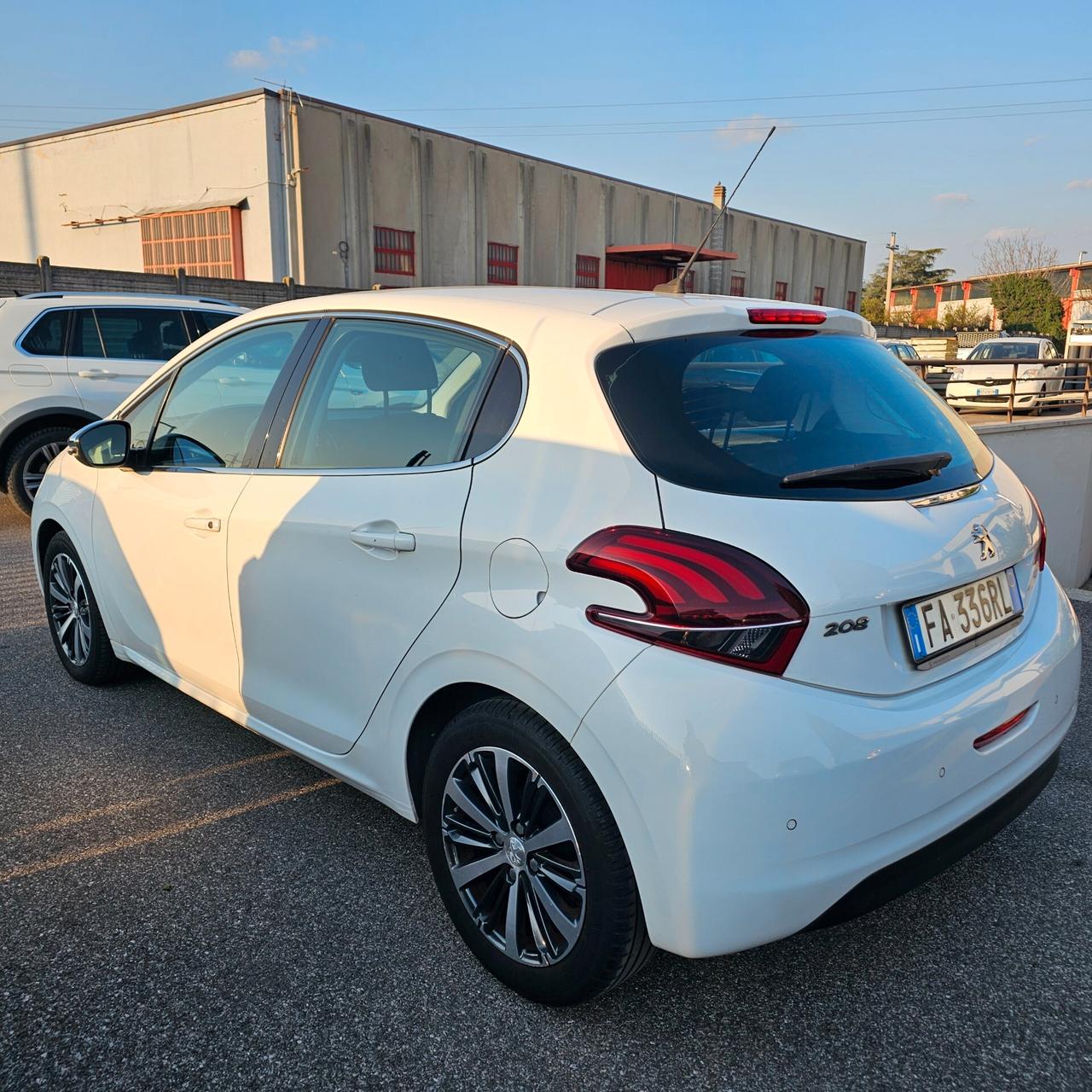 Peugeot 208 PureTech 82 5 porte Allure