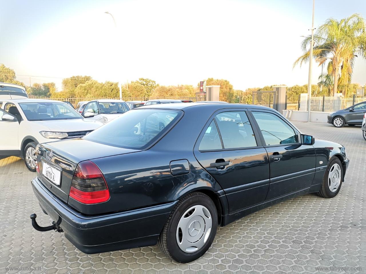 MERCEDES-BENZ C 250 TD Classic CON GANCIO TRAINO