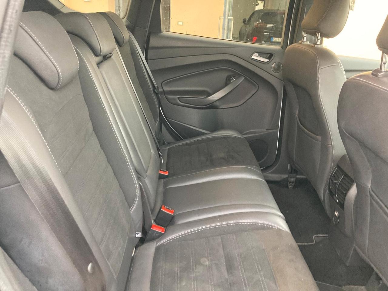 Ford Kuga 1.5 TDCI 120 CV S&S 2WD ST-Line