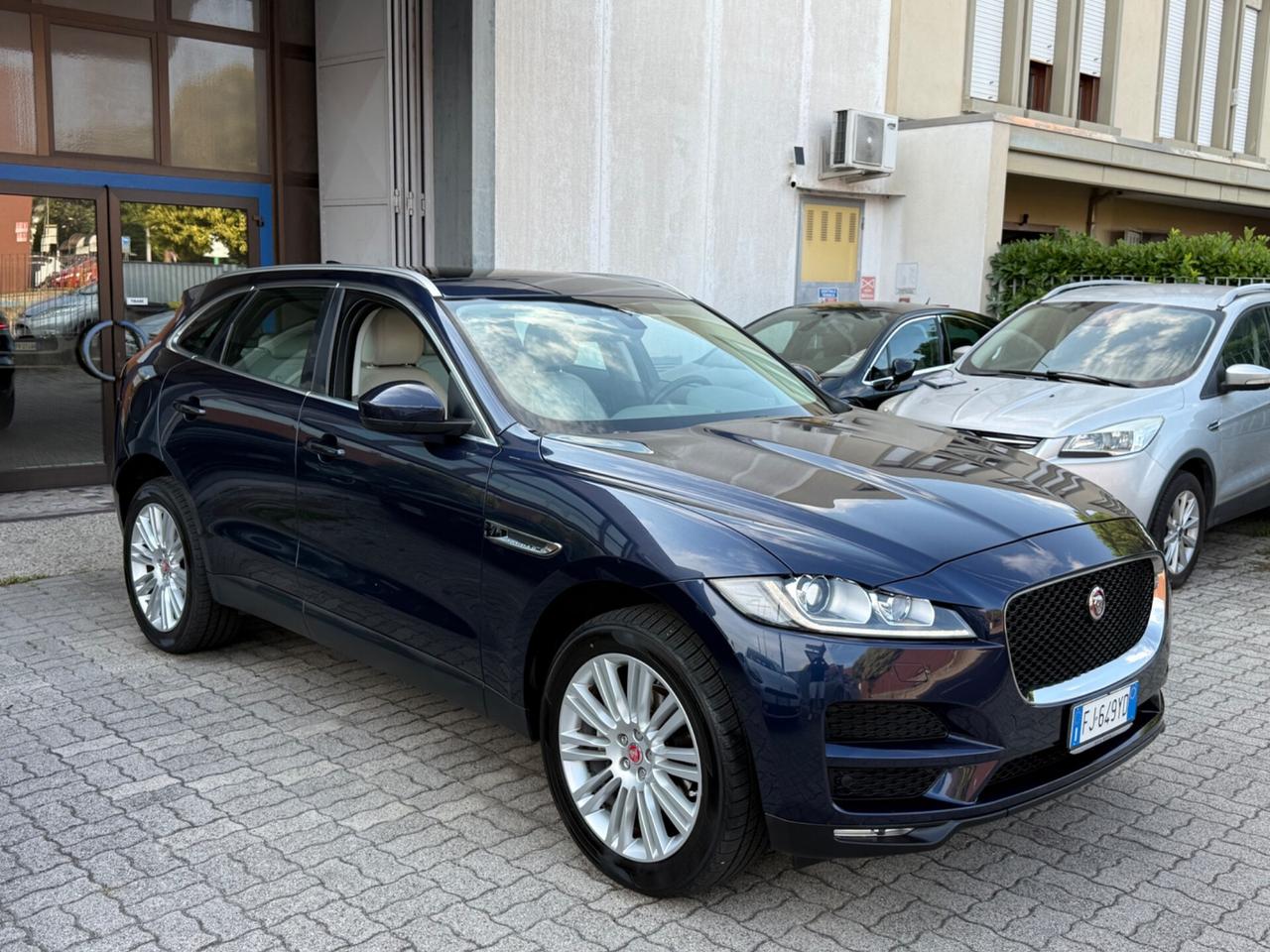 Jaguar F-Pace TURBO NUOVO 4x4 2.0 D 180 CV aut. Portfolio