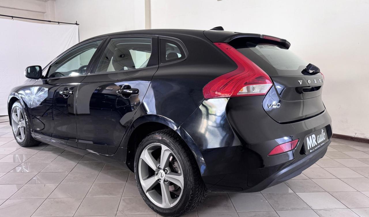 Volvo V40 2.0 d2 Momentum my17