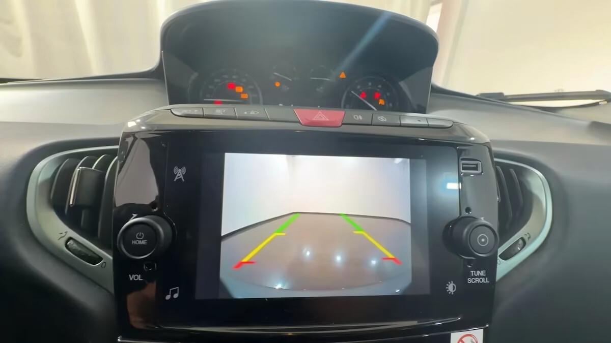 Lancia Ypsilon 1.0 FireFly 5 porte S&S Hybrid Platino