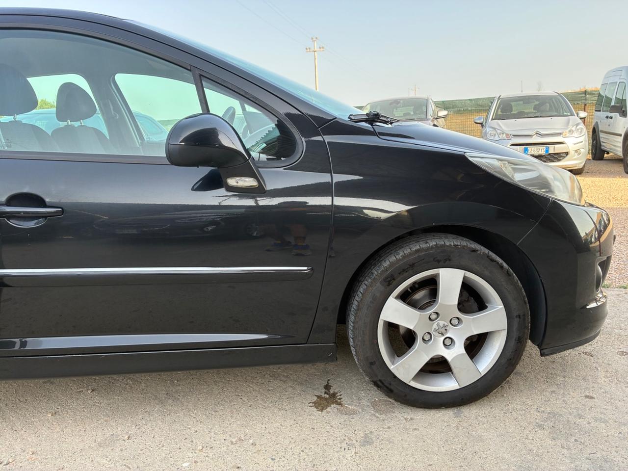 Peugeot 207 1.6 8V HDi 93CV 3p. XS