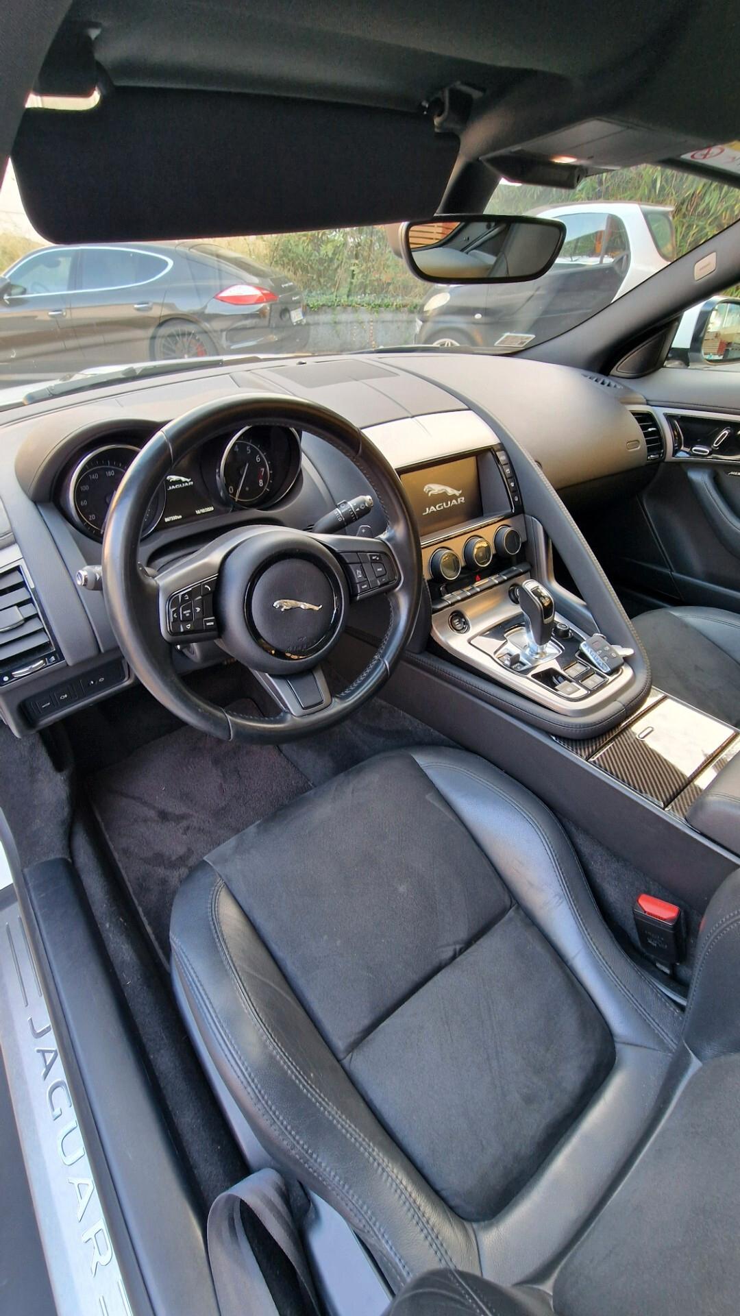 Jaguar F-Type 340 CV