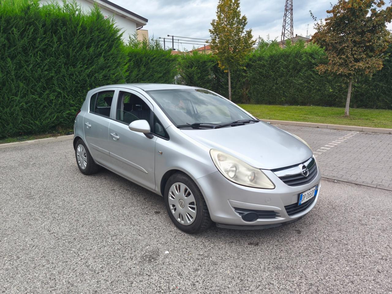 Opel Corsa 1.2 neopatentati garanzia