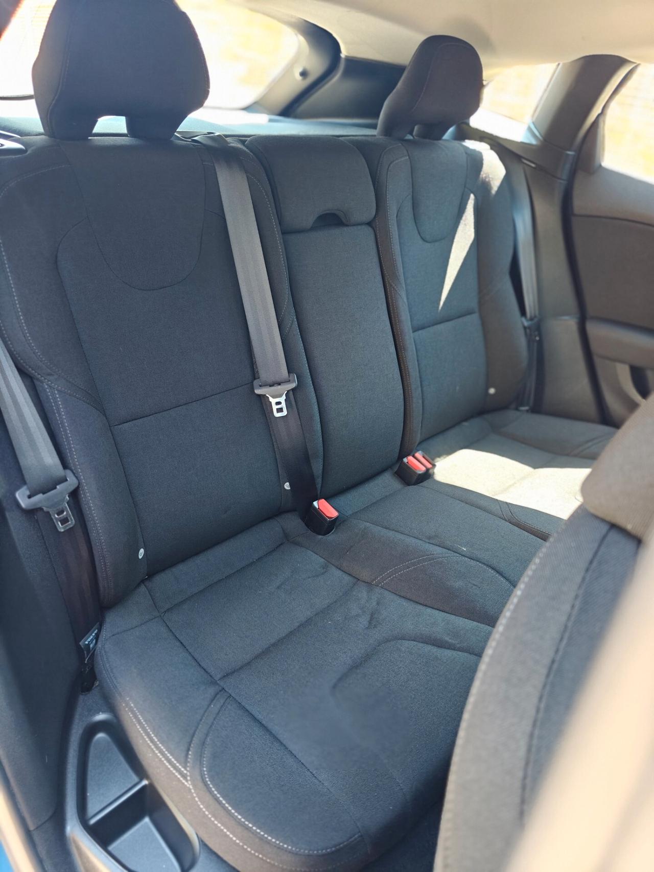 Volvo V40 D2
