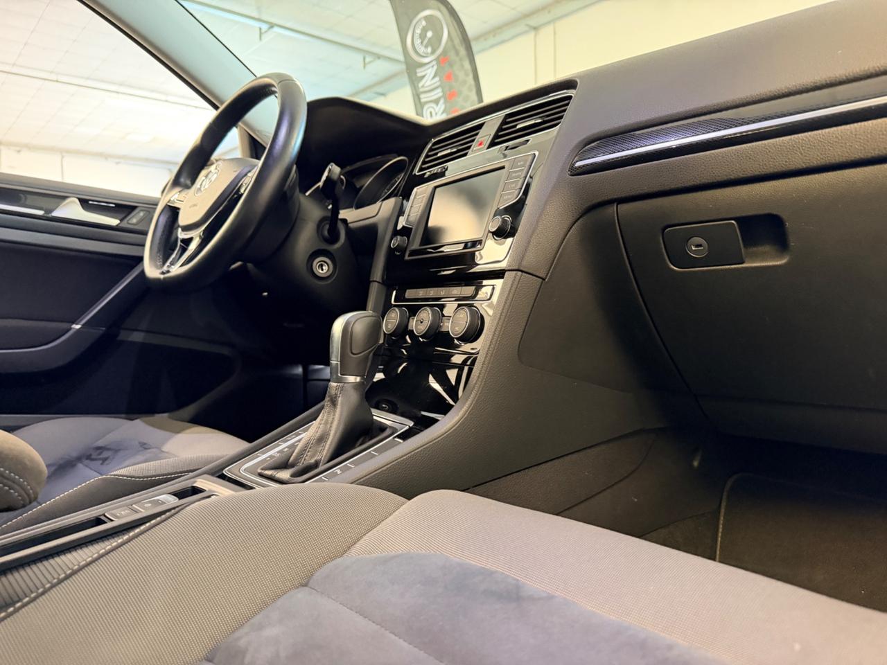 Volkswagen Golf Variant 1.4 TGI DSG Highline BlueMotion
