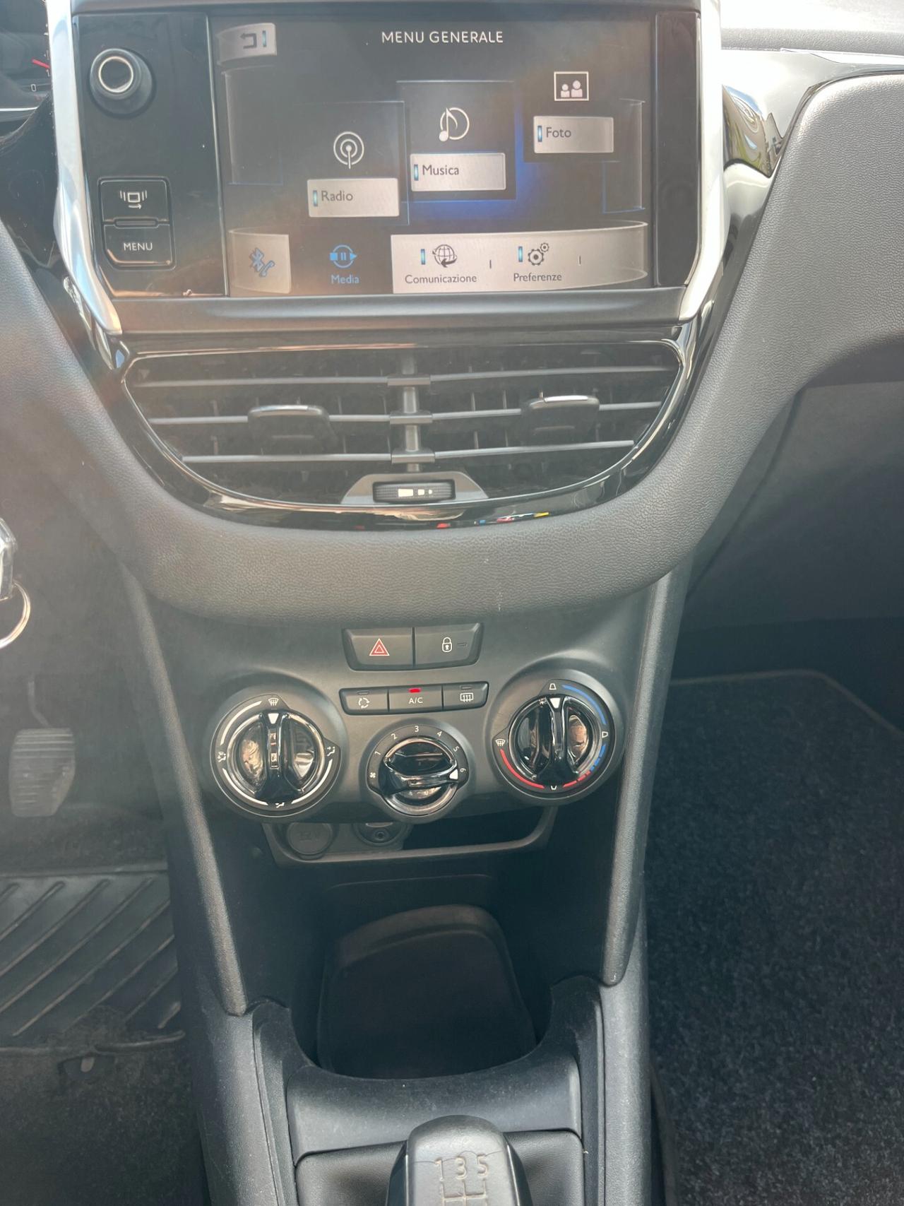 Peugeot 208 1.4 HDi 68 CV 5 porte Allure