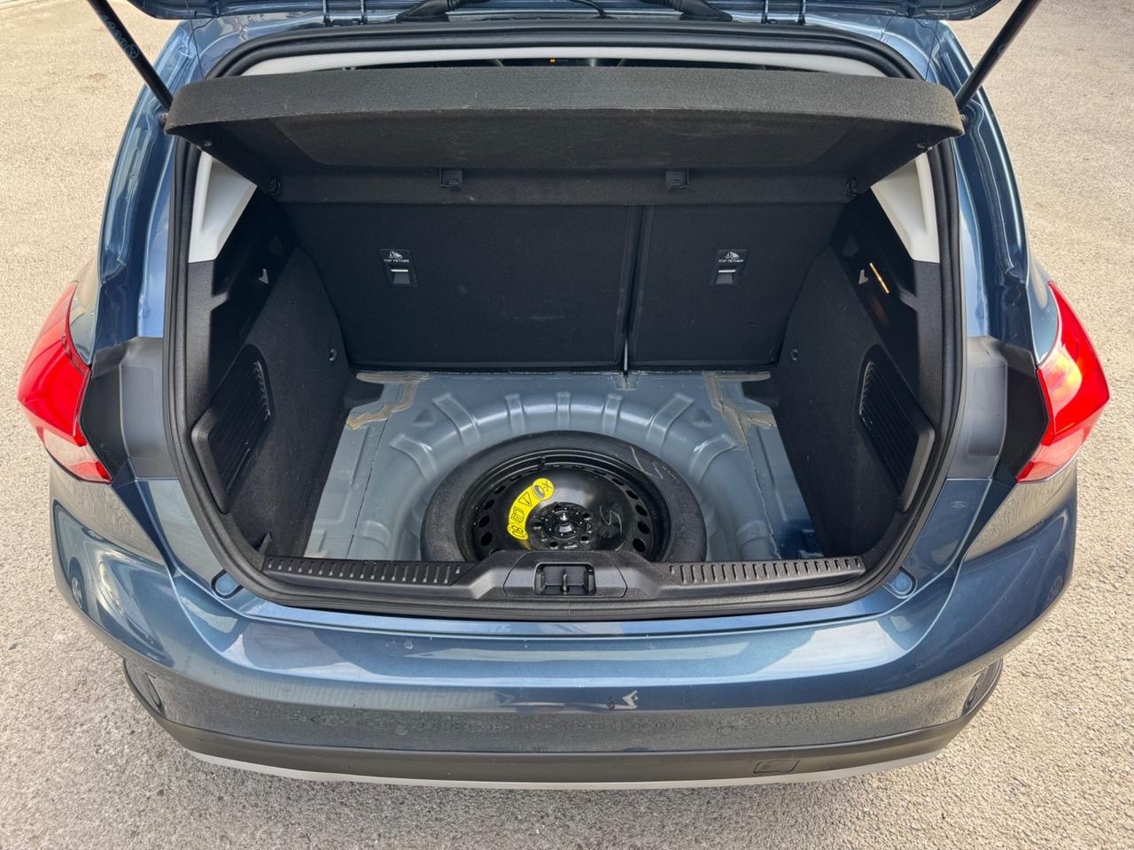 Ford Focus 1.0 Hybrid 125 CV Active acc permute