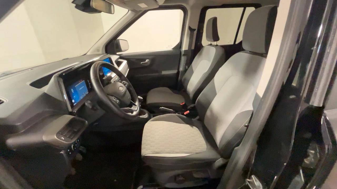 Ford Tourneo Courier 1.0 EcoBoost Titanium