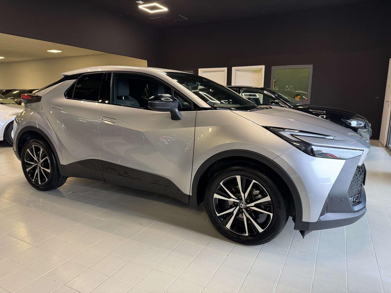 Toyota C-HR 1.8 HV Trend Pari al nuovo!