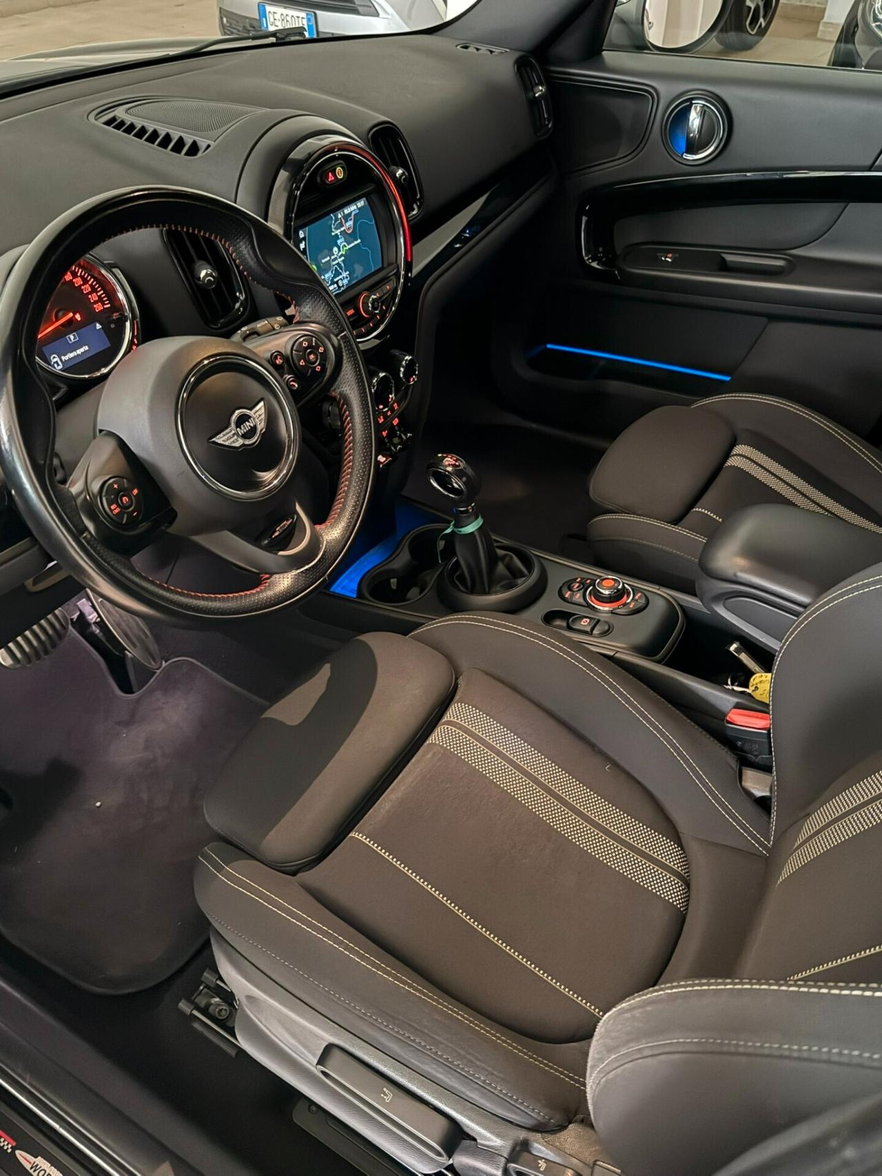 Mini 2.0 Cooper SD Hype Countryman Automatica