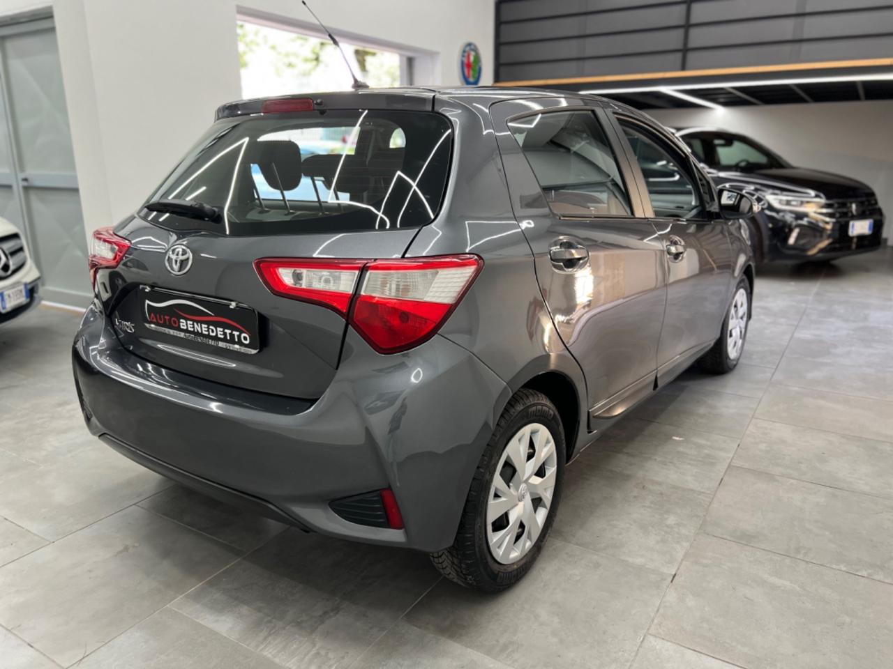 Toyota Yaris 1.0 5 porte Cool 2017