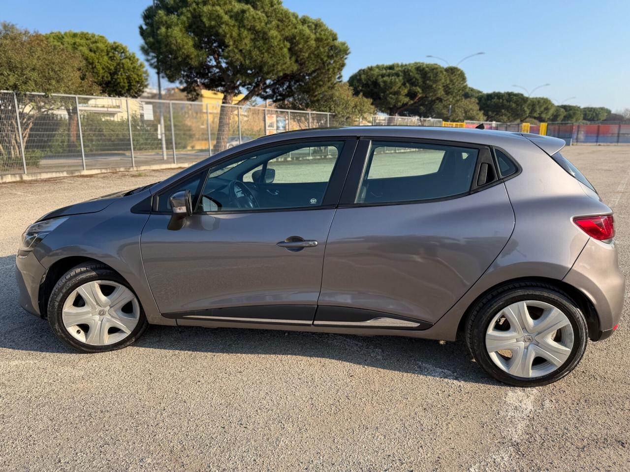 Renault Clio 1.5 dCi 8V 90CV Start&Stop 83gr 5 porte EcoBusiness