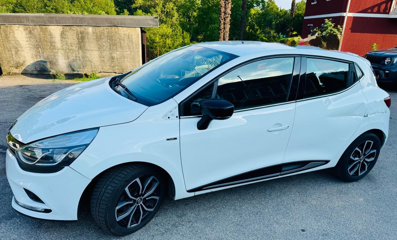 Renault Clio dCi 8V 75 CV 5 porte Moschino Intens N1 Autocarro