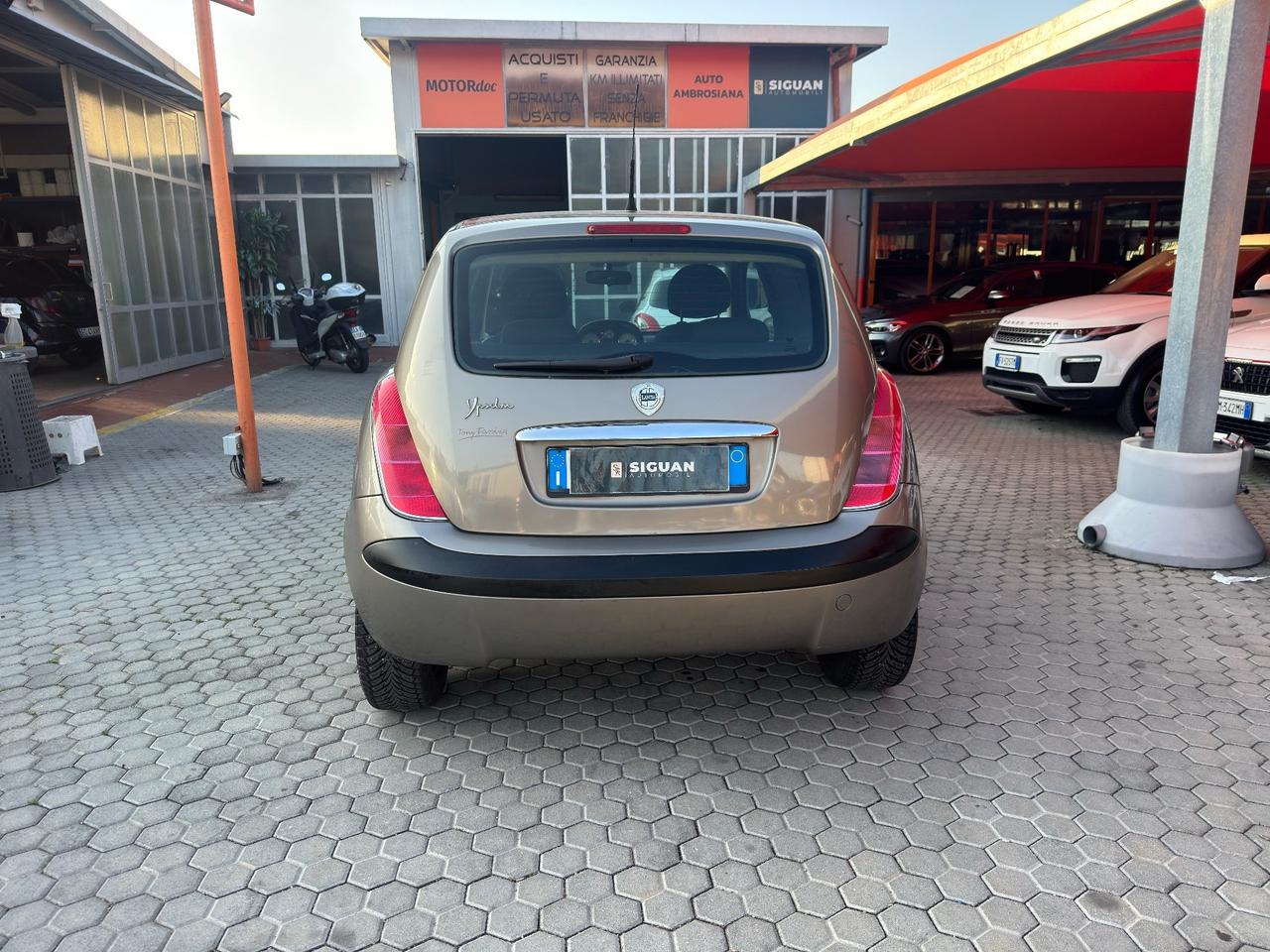 Lancia Ypsilon ADATTA A NEOPATENTATI 1.2 16V Argento
