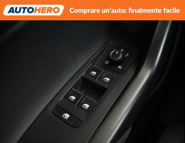 VOLKSWAGEN Taigo 1.0 TSI 110 CV R-Line