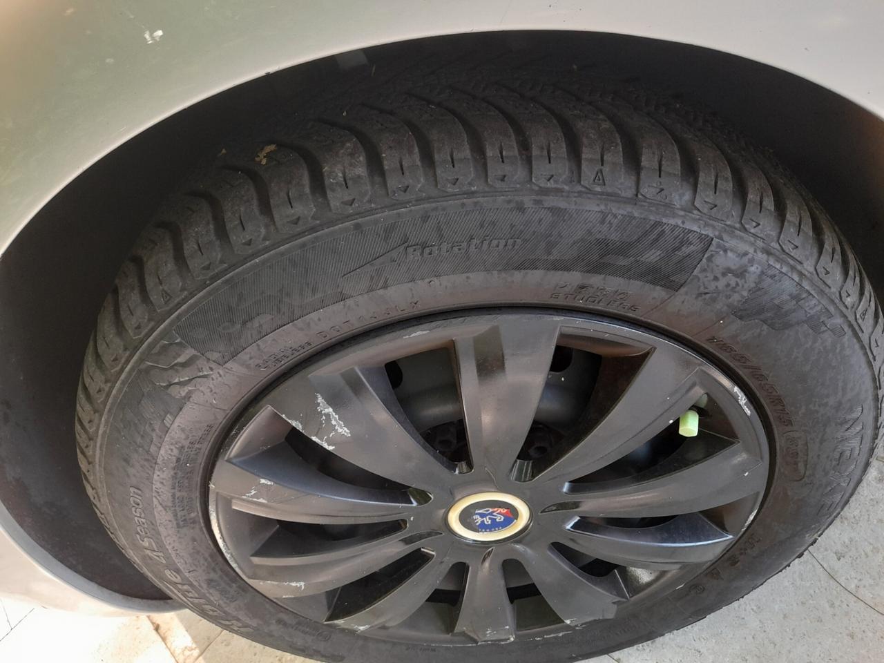 Peugeot 208 1.0 68 CV 5 porte