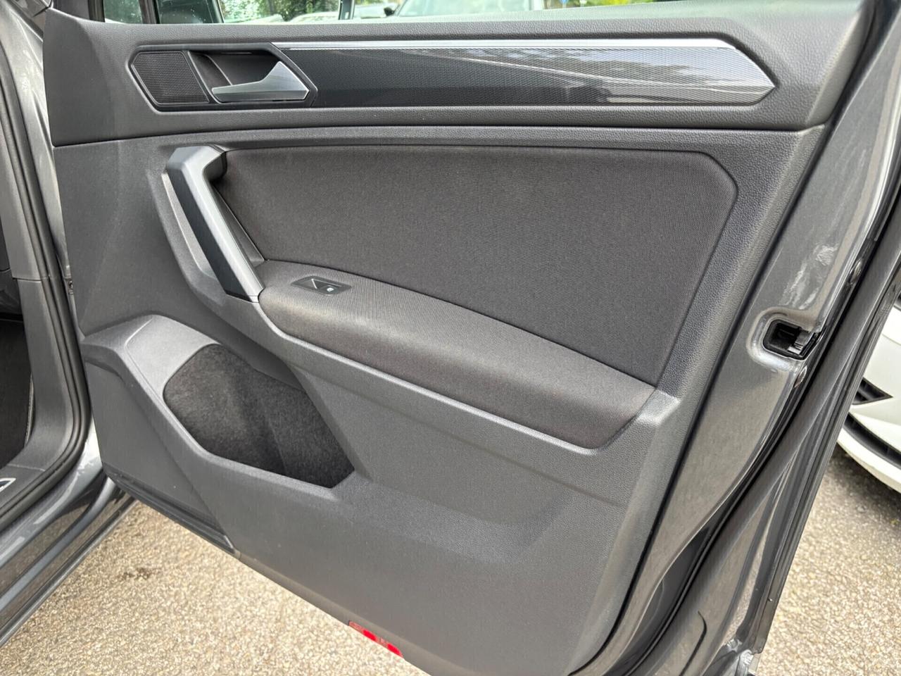 Volkswagen Tiguan 1.6 TDI R-Line sport