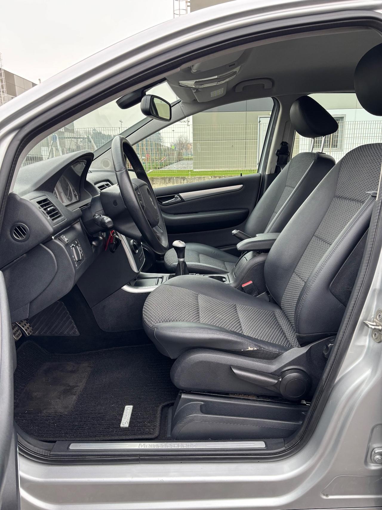 Mercedes-benz B 180 BlueEFFICIENCY