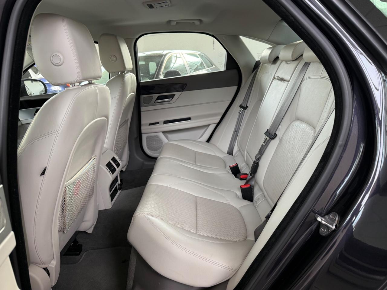 Jaguar XF 2.0 D 180 CV aut. Portfolio