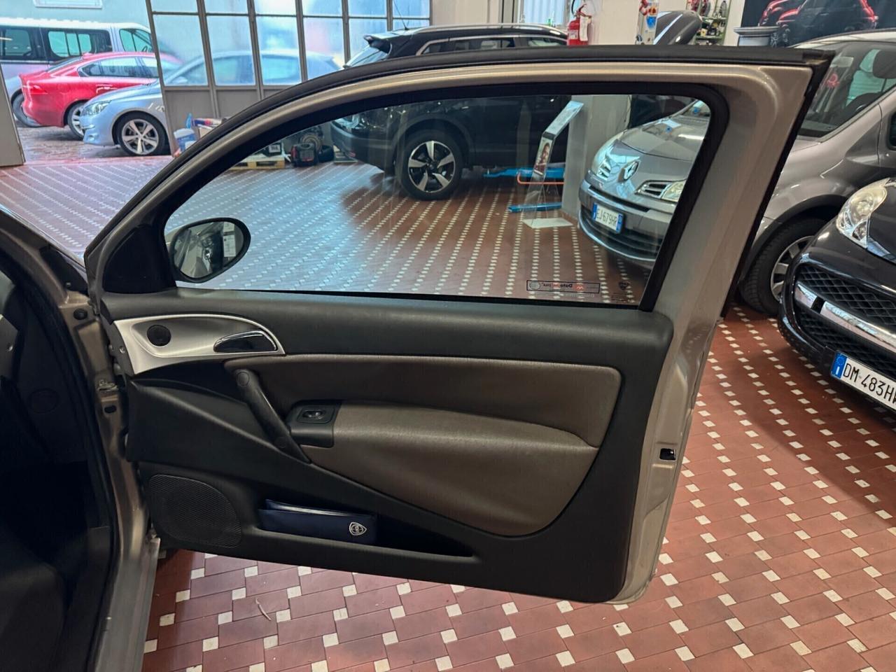 Lancia Ypsilon 1.2 Versus - IDEALE PER NEOPATENTATI