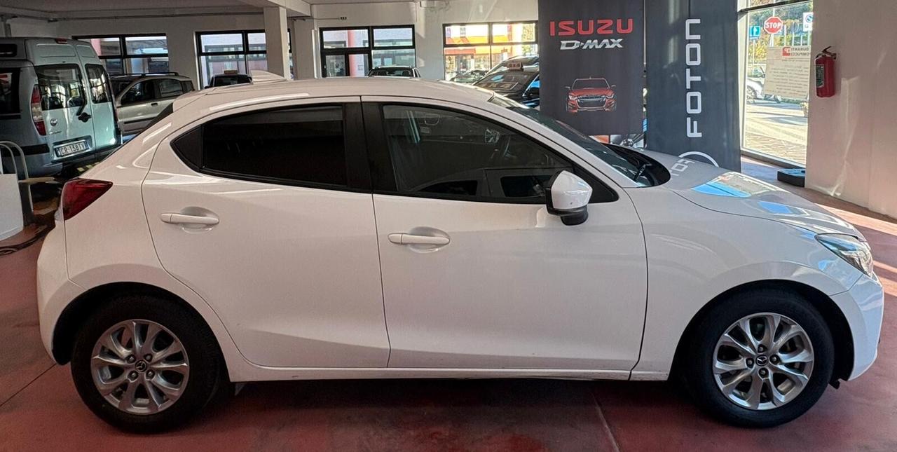 MAZDA 2 serie 3 Benzina 1.5 CV 75 per NEOPATENTATI Km 91.268 tagliandati Garanzia 12 mesi