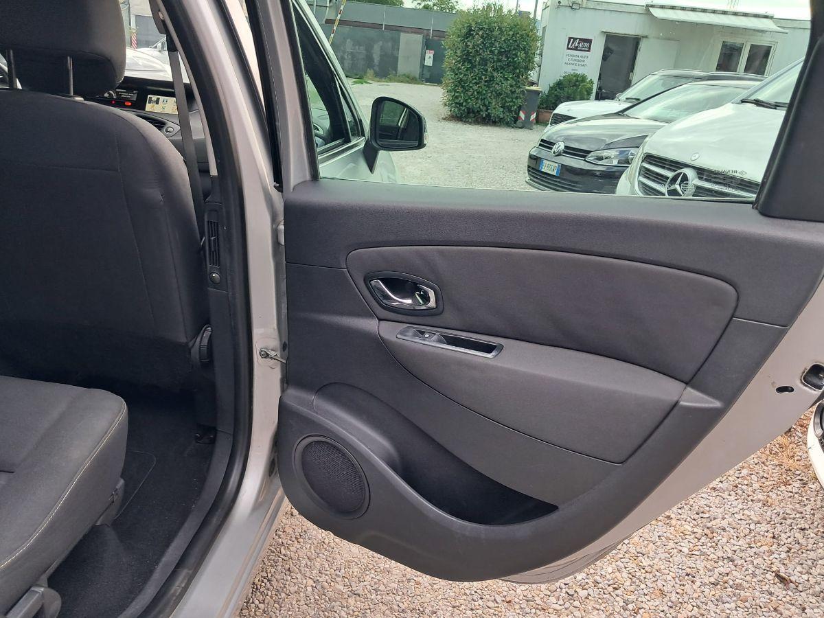 RENAULT - Scénic - 1.5 dCi 110 CV Limited - 7 Posti!