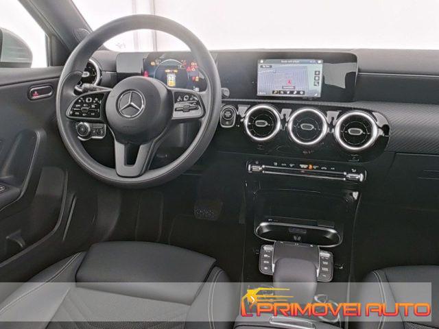 MERCEDES-BENZ A 180 d Business