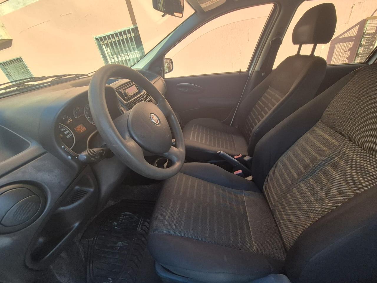 Fiat Punto 1.2 benzina 60cv 5 porte 2010