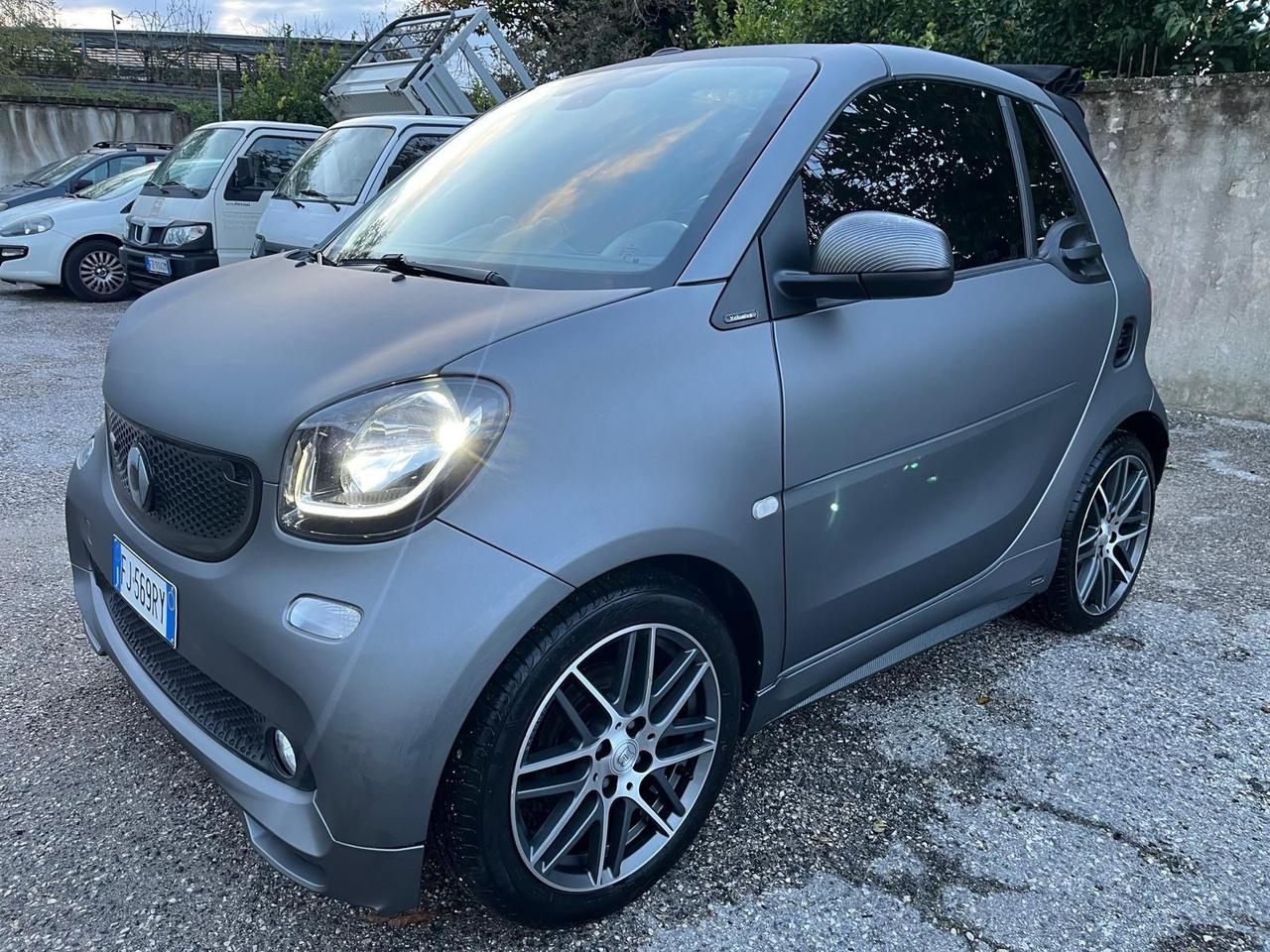 Smart fortwo brabus cabrio/xclu-km 64000-2017