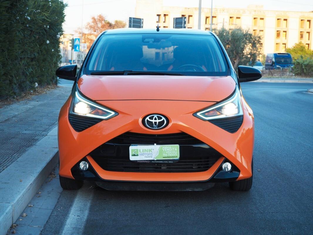 Toyota Aygo Connect orange 1.0 VVT-i 72 CV 5 porte x-wave