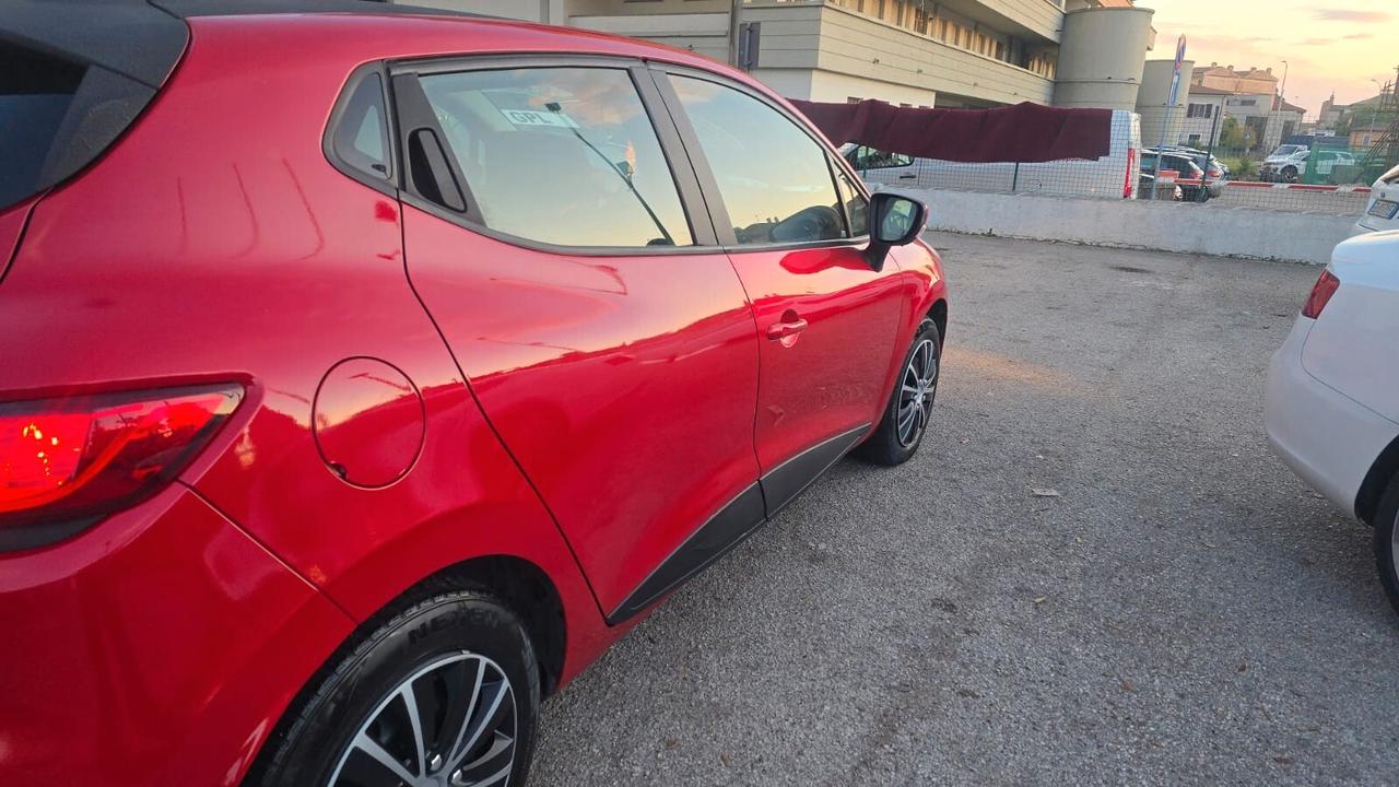 Renault Clio 1.2 75CV 5 porte Life