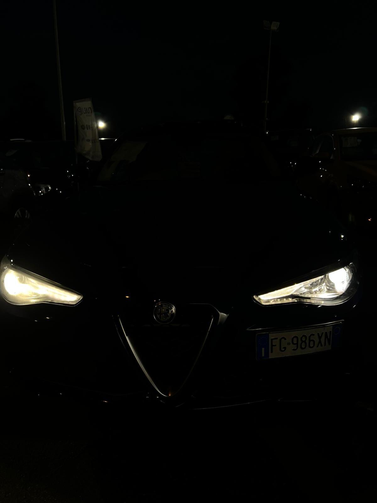 Alfa Romeo Giulia 2.2 Turbodiesel 180 CV AT8 Business Sport Launch Ed.