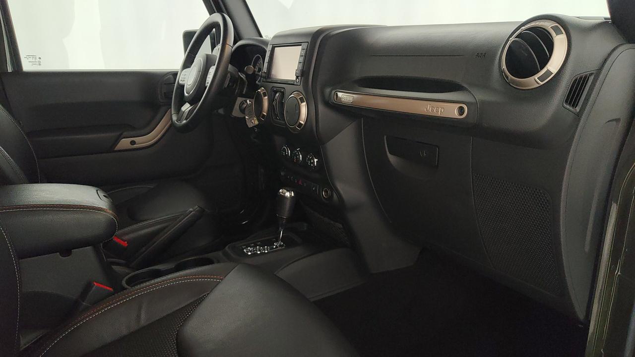 JEEP Wrangler III 2011 Unlimited - Wrangler Unlimited 2.8 crd 75t