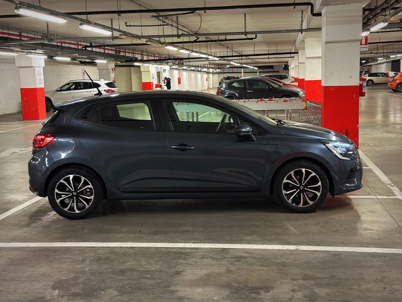 Renault Clio TCe 12V 100 CV 5 porte Zen Garanzia 12 Mesi