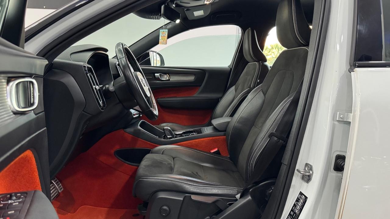 Volvo XC40 2.0 190 CvD4 AWD Geartronic R-design
