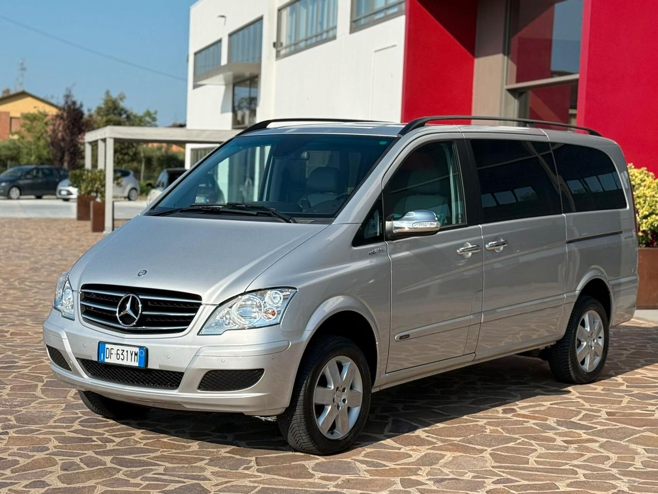 Mercedes-benz Viano 2.2 CDI 4Matic 8 POSTI