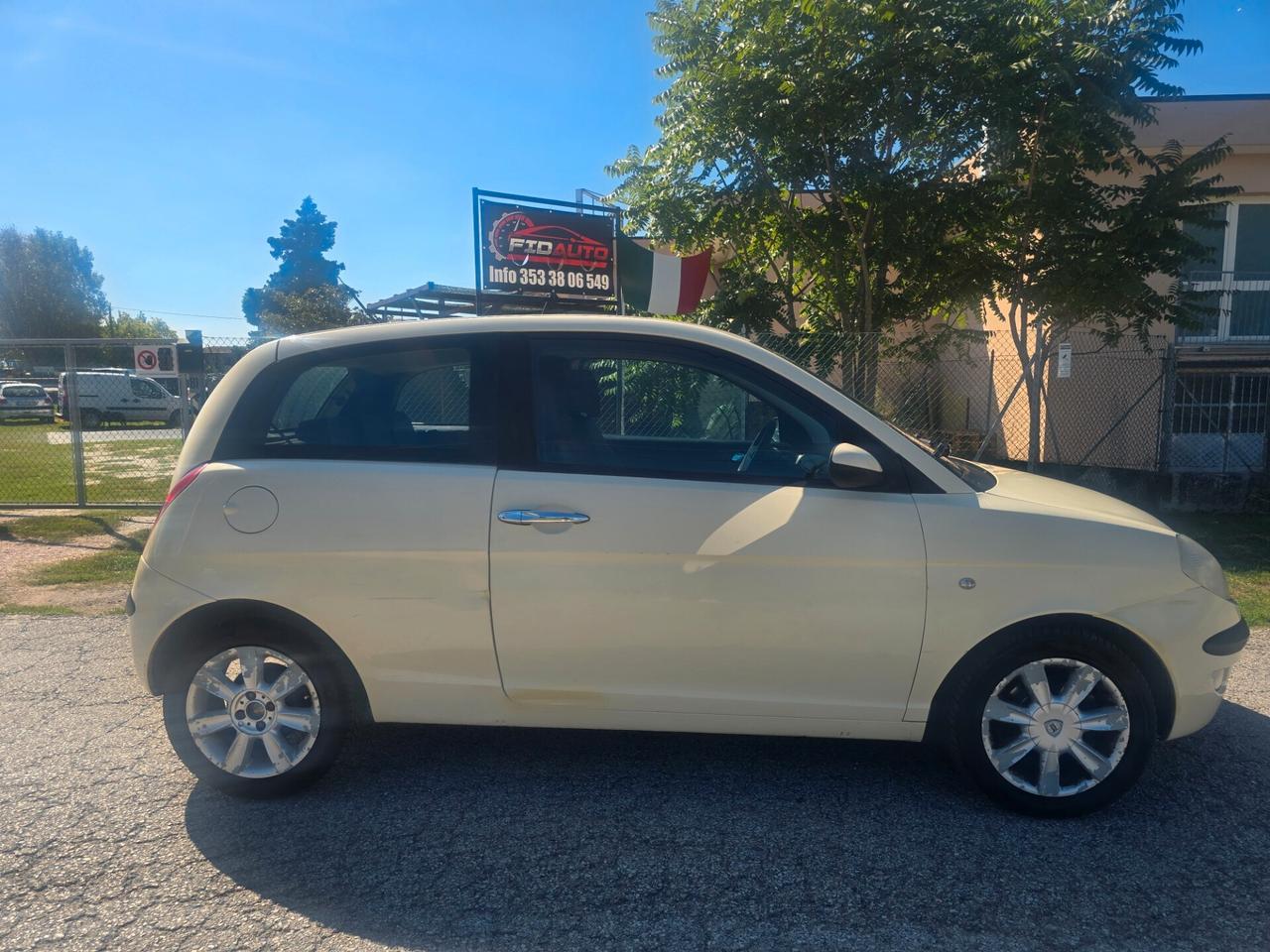 Lancia Ypsilon 1.2 Benzina con GARANZIA - NEOPATENTATI