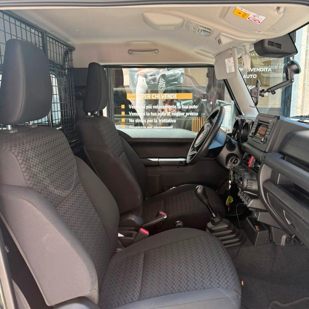 Suzuki Jimny 1.5 5MT PRO - 102CV