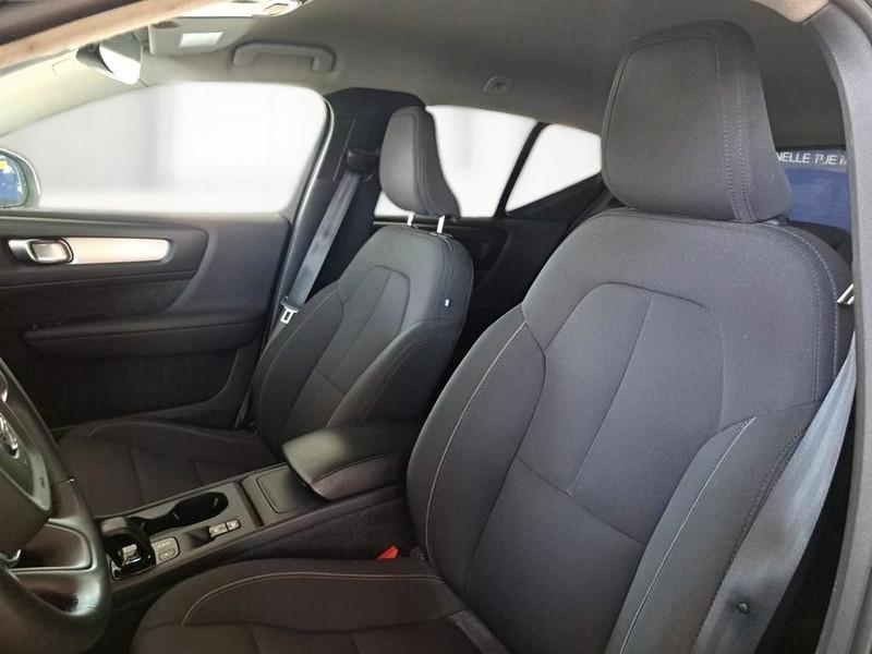 VOLVO XC40 B4 AWD AUTOMATICO MOMENTUM PRO SUV