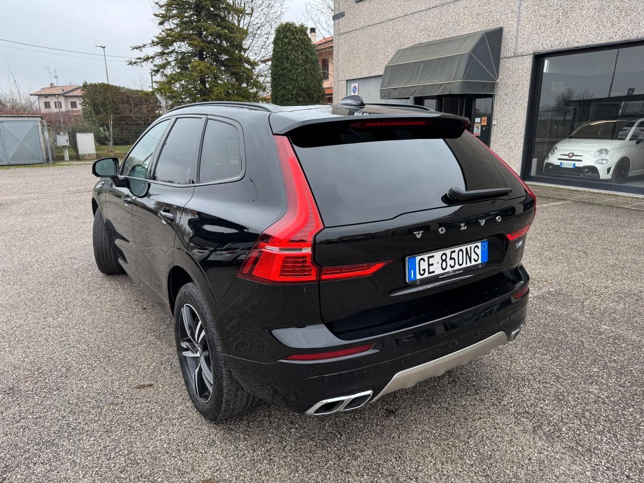 Volvo XC 60 B4 (d) AWD Geartronic R-design UNICO PROP. FULL OPTIONAL