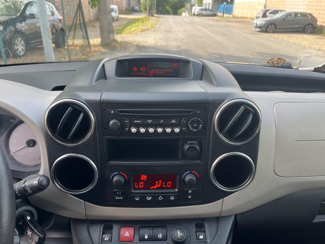 Peugeot Partner Tepee 1.6 HDi 92CV Outdoor 2013